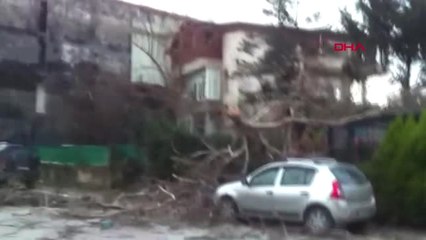 Sakarya Sapanca'da Kuvvetli Rüzgar Hasara Yol Açtı