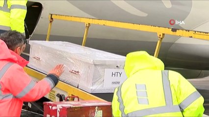 Ukrayna'da öldürülen genç kızların cenazeleri Türkiye'ye getirildi