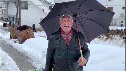 Forcat zjarrëfikëse shpëtojnë fëmijën e sëmurë - News, Lajme - Vizion Plus