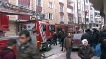 Esenyurt'ta bir apartmanda çıkan yangında mahsur kalan 14 kişi itfaiye ekiplerince kurtarıldı