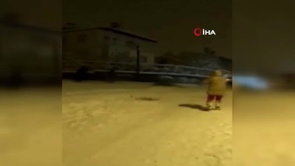 Kar Yağışının Tadını Çıkardılar