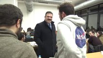 Aü Rektöründen Ders Çalışan Öğrencilere Sürpriz Ziyaret - Eskişehir