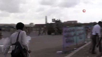 - Yemen'de askeri törende patlama: 4 ölü, 8 yaralı