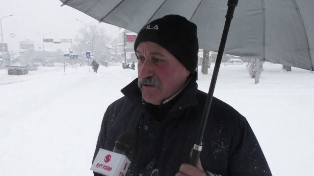 Vazhdojnë reshjet e borës, kjo është gjendja e rrugëve në Gjakovë-Lajme