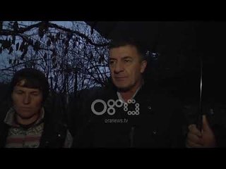 Ora News – U prek nga tërmeti, familja në Kuç të Himarës kalon dimrin në çadër ushtrie
