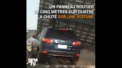 En Australie, un panneau de direction chute sur une voiture