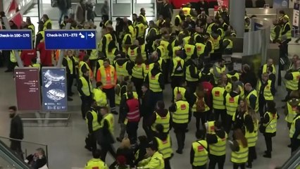 독일 공항 보안요원 파업으로 수백편 결항...11만명 영향 / YTN