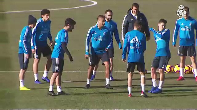 La sesión de entrenamiento del Real Madrid termina con un golazo de Marcelo.