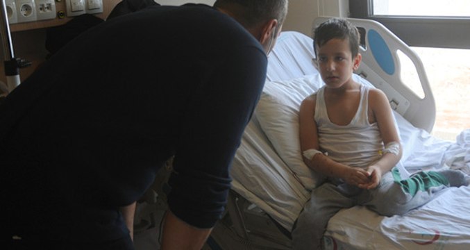 Mardin'de Başıboş Dolaşan Köpekler, 7 Yaşındaki Çocuğa Saldırdı!