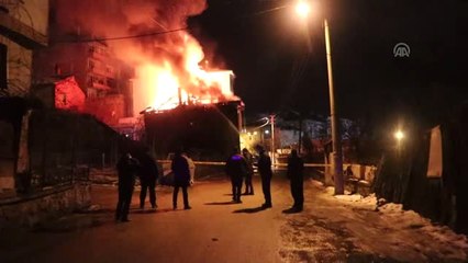 Bolu'da İki Katlı Ahşap Binada Yangın