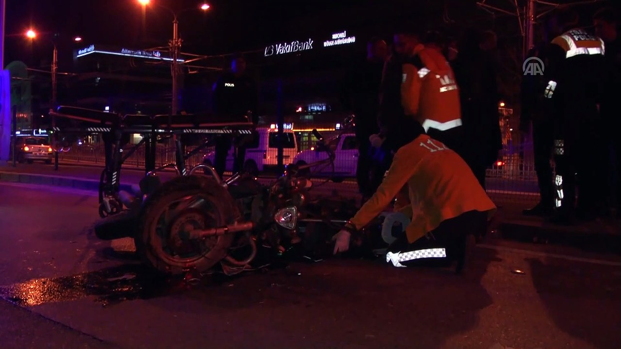 Kocaeli'de motosiklet temizlik aracına çarptı: 1 ölü