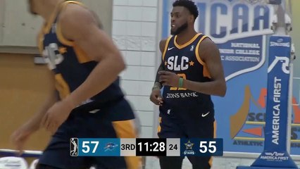 Willie Reed slams home the alley-oop