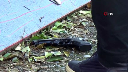Kar maskesi takıp kuru sıkı tabancayla kuyumcu soymaya çalışan şahıs kıskıvrak yakalandı