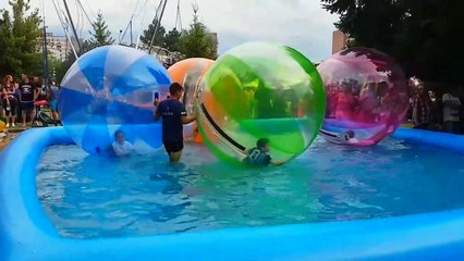 baloane pe apa pentru copii-giant water balloons for kids
