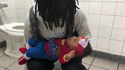 Sans frontières - Les papas anglais veulent aussi changer des couches