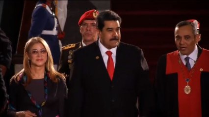 Maduro toma posesión de su segundo mandato en soledad