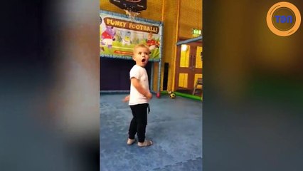 Cet homme n'est décidément pas doué pour les sauts ! - Le Zap du TDN #170