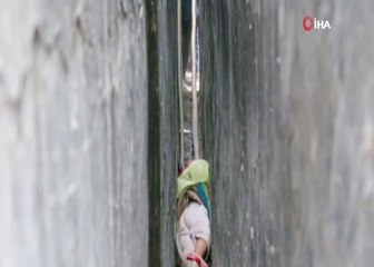 İki Duvarın Arasına Sıkışan Çocuğu İtfaiye Kurtardı