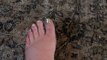 Jessica Simpson asks Instagram for swollen feet remedies