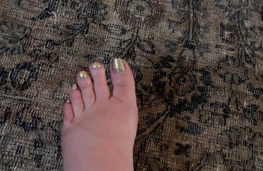 Jessica Simpson asks Instagram for swollen feet remedies