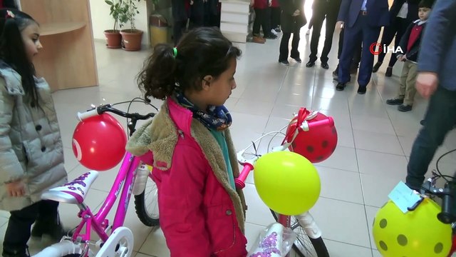 Hayallerini mektuba döken çocuklar herkesi duygulandırdı