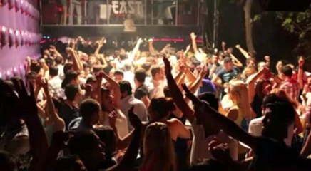 Taksim Çınaraltı Eğlendirir!