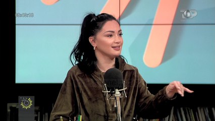 Wake Up/ Samanta, Kënga "Vonë" dhuratë për dike që kam shumë mall