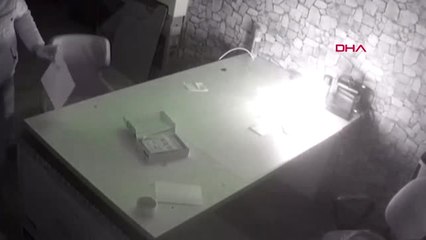 Bursa Tamir Ettiği Tablet Patlayan Tamircinin Şimdi de Dükkanı Yandı-Arşiv