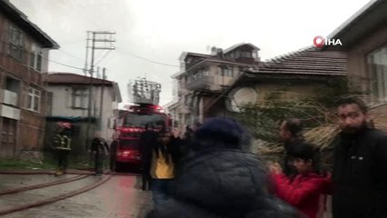 Tarihi Ev Alev Alev Yandı