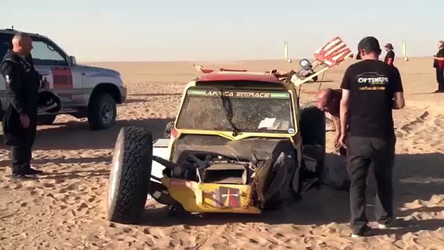 Africa Eco Race: un énorme accident juste avant la ligne d'arrivée