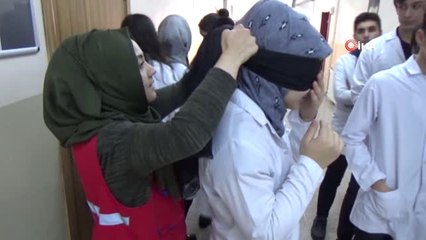 Gençler Görme Engellileri Anlamak İçin Empati Kurdular