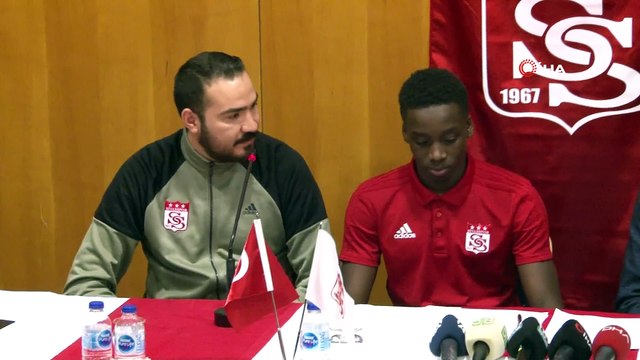 Sivasspor, Diabate’ye resmi imzayı attırdı
