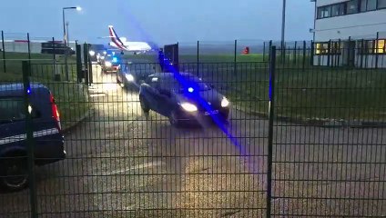 La ministre des Armées, Florence Parly, arrive à l'aéroport Lorraine Airport