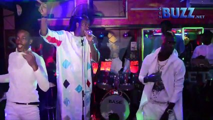 Mame Goor crée la nouvelle danse "Diazakalisé" pour se moquer de ses détracteurs