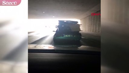 Otomobilde koltuk takımı taşıdı, görenleri şaşkına çevirdi