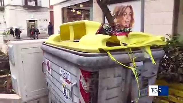 Bari: decine di cassonetti bruciati nella notte almeno 10.000 euro dati alle fiamme - messaggio intimidatorio? Sindaco: li troveremo e faremo pagare loro i danni