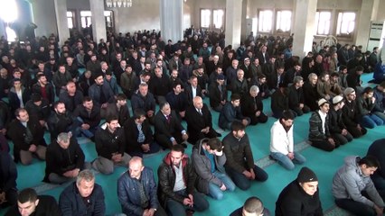 Kazada hayatını kaybeden arkadaşları için cemaate tatlı ve lokum ikram ettiler - ADIYAMAN