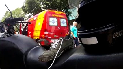 Motociclista fica ferido ao bater com caminhonete