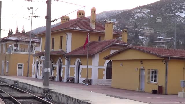 Suriye Sınırına Askeri Sevkiyat - Askeri Araçlarla Yüklü Tren Gaziantep'e Ulaştı