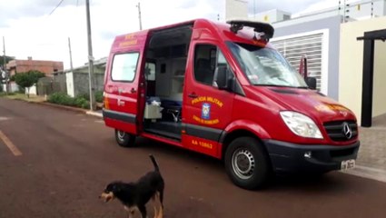 Idoso tem amputação de dois dedos enquanto cortava madeira