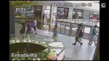 Bandido assalta joalheira de shopping e foge a pé em Vila Velha