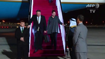 بومبيو يصل إلى أبوظبي في زيارة للإمارات بعد البحرين