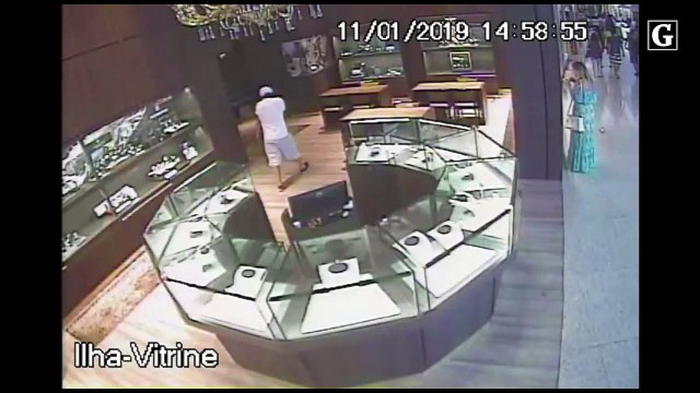 Bandido assalta joalheira de shopping e foge a pé em Vila Velha
