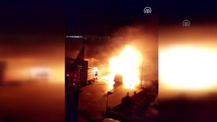 Kırklareli'nde seyir halindeki minibüs yandı