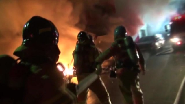 화장품 가게 화재...80대 할머니 숨져 / YTN