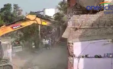 ஆக்கிரமித்து கட்டிய கட்டிடம் .. இடித்து தள்ளிய  அரசு அதிகாரிகள்!!!- வீடியோ