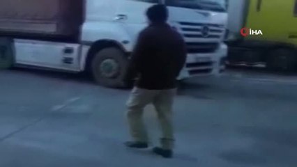 Dondurucu Soğukta 26 Gündür Özbekistan'a Geçmeyi Bekliyorlar