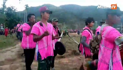 ပရဲလူမ်ိဳးအျဖစ္ရပ္တည္ခြင့္ရဖို႔အတြက္ ၾကိဳးစားေန