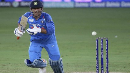 India Vs Australia,1st ODI : MS Dhoni 1 Run Away From Major Milestone | Oneindia Telugu