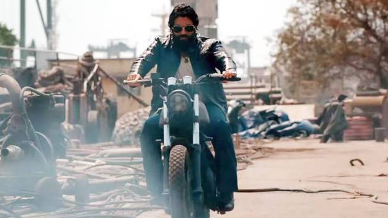 KGF Movie : ದಾಖಲೆ ಬರೆದ ಹಿಂದಿ ವರ್ಷನ್ ಕೆಜಿಎಫ್ ಸಿನಿಮಾ  | FILMIBEAT KANNADA